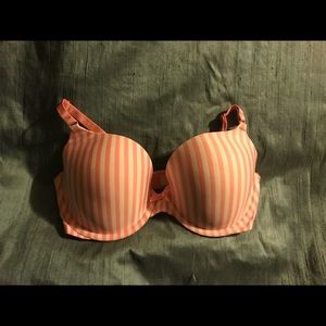 NWT Victoria’s Secret Pink and White Bra Size:32DD